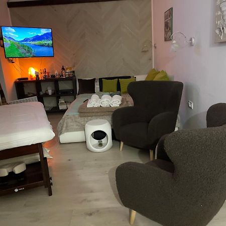 Regina Delux Apartman غيولا المظهر الخارجي الصورة