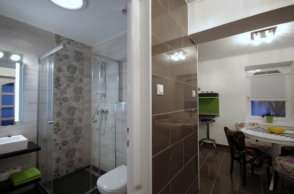 Regina Delux Apartman غيولا المظهر الخارجي الصورة