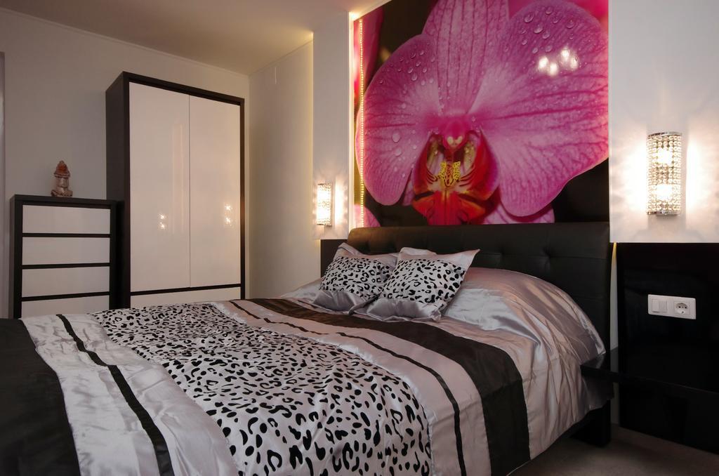Regina Delux Apartman غيولا المظهر الخارجي الصورة